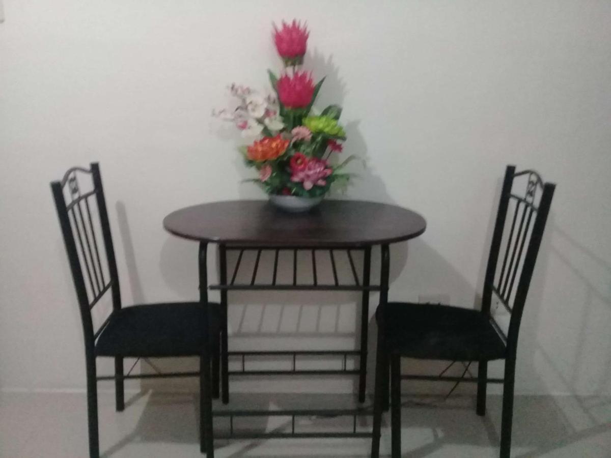 Emmanuel'S Service Apartment Near The Airport マニラ市 エクステリア 写真