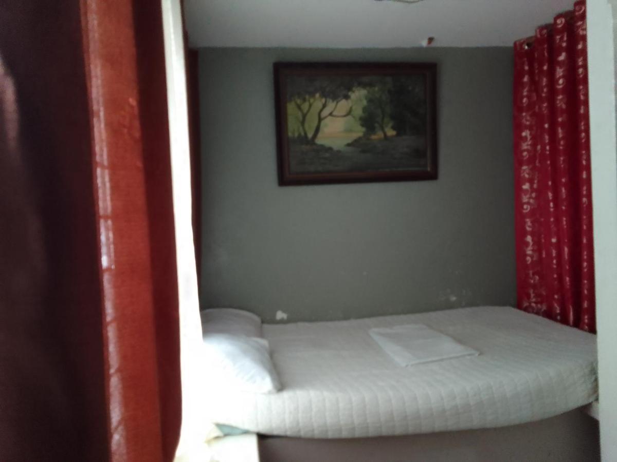 Emmanuel'S Service Apartment Near The Airport マニラ市 エクステリア 写真